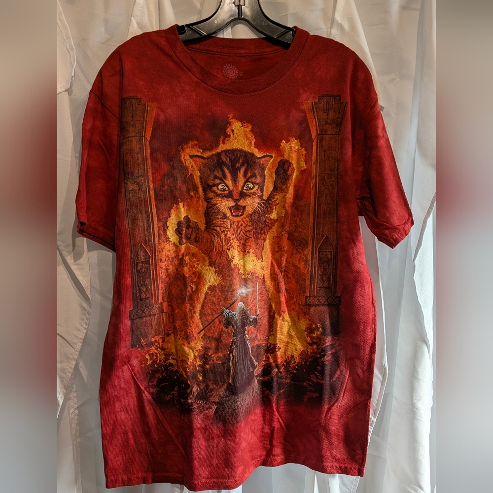 A4 The Mountain Red T-Shirt with Cat and Gandalf Graphic Medium NWT